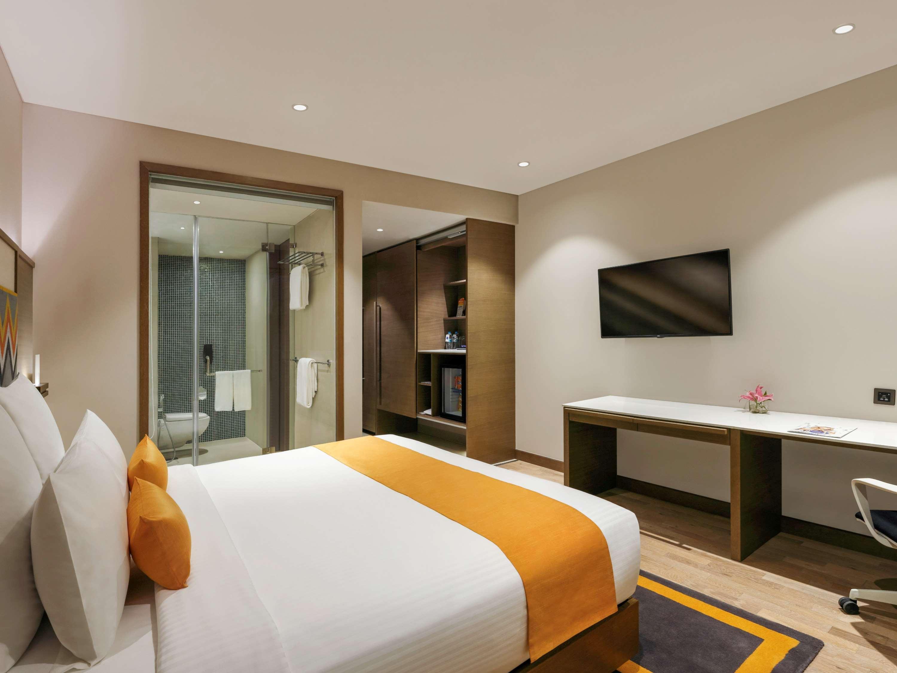 Novotel Guwahati Gs Road Экстерьер фото