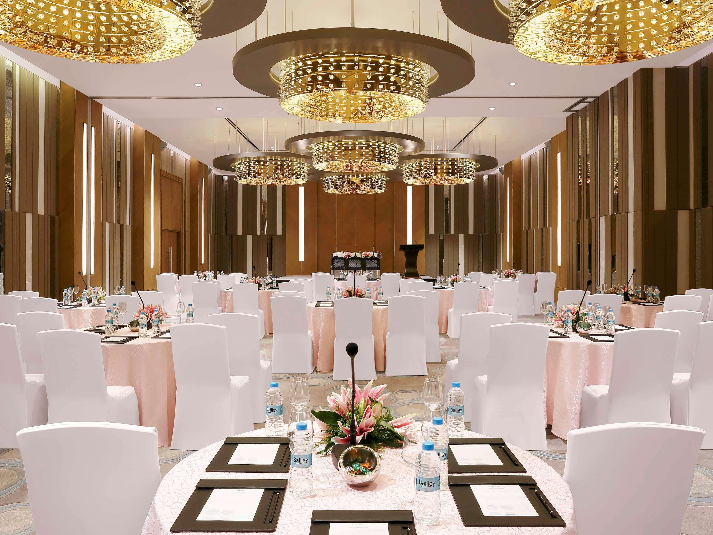 Novotel Guwahati Gs Road Экстерьер фото