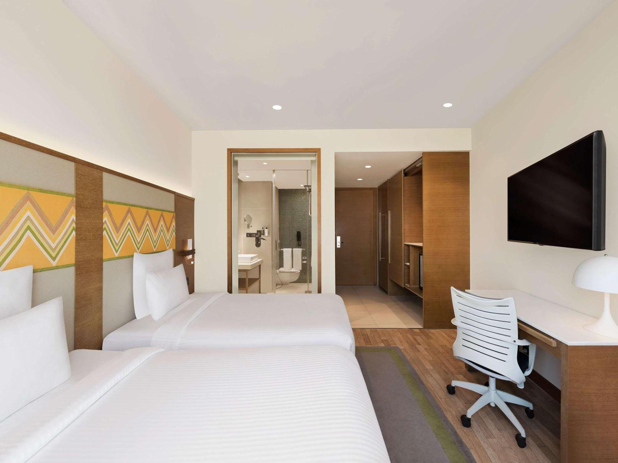 Novotel Guwahati Gs Road Экстерьер фото
