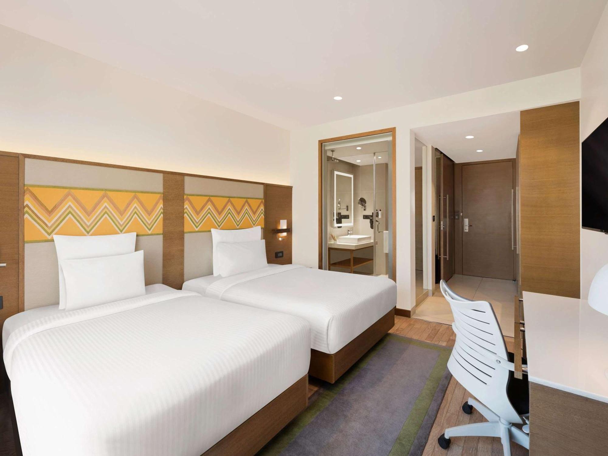 Novotel Guwahati Gs Road Экстерьер фото