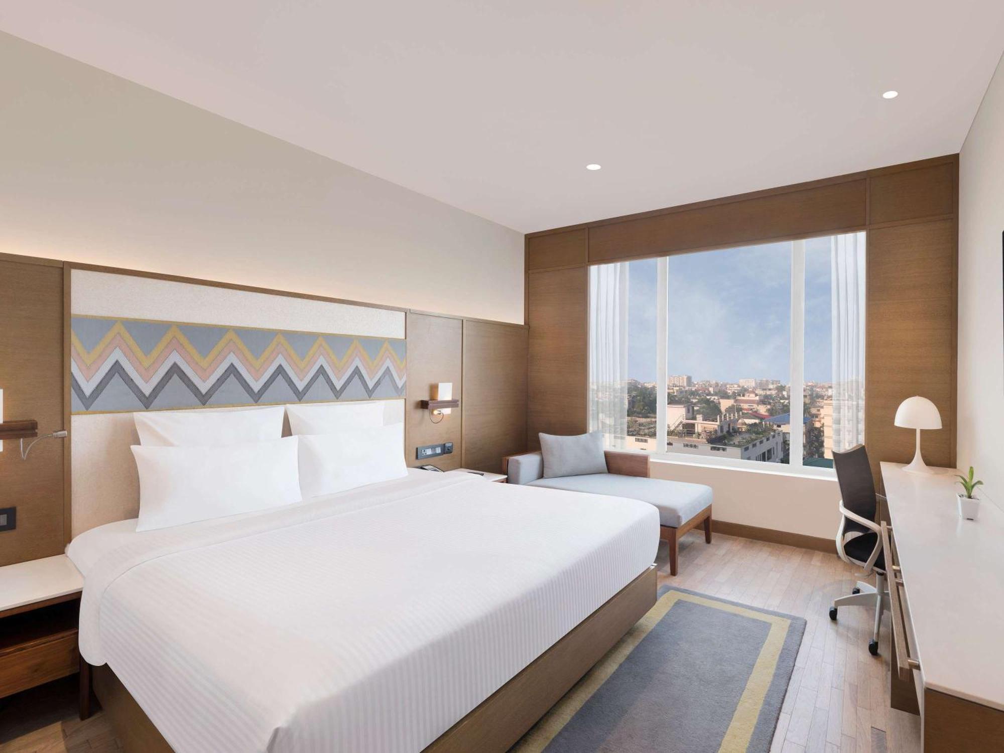 Novotel Guwahati Gs Road Экстерьер фото