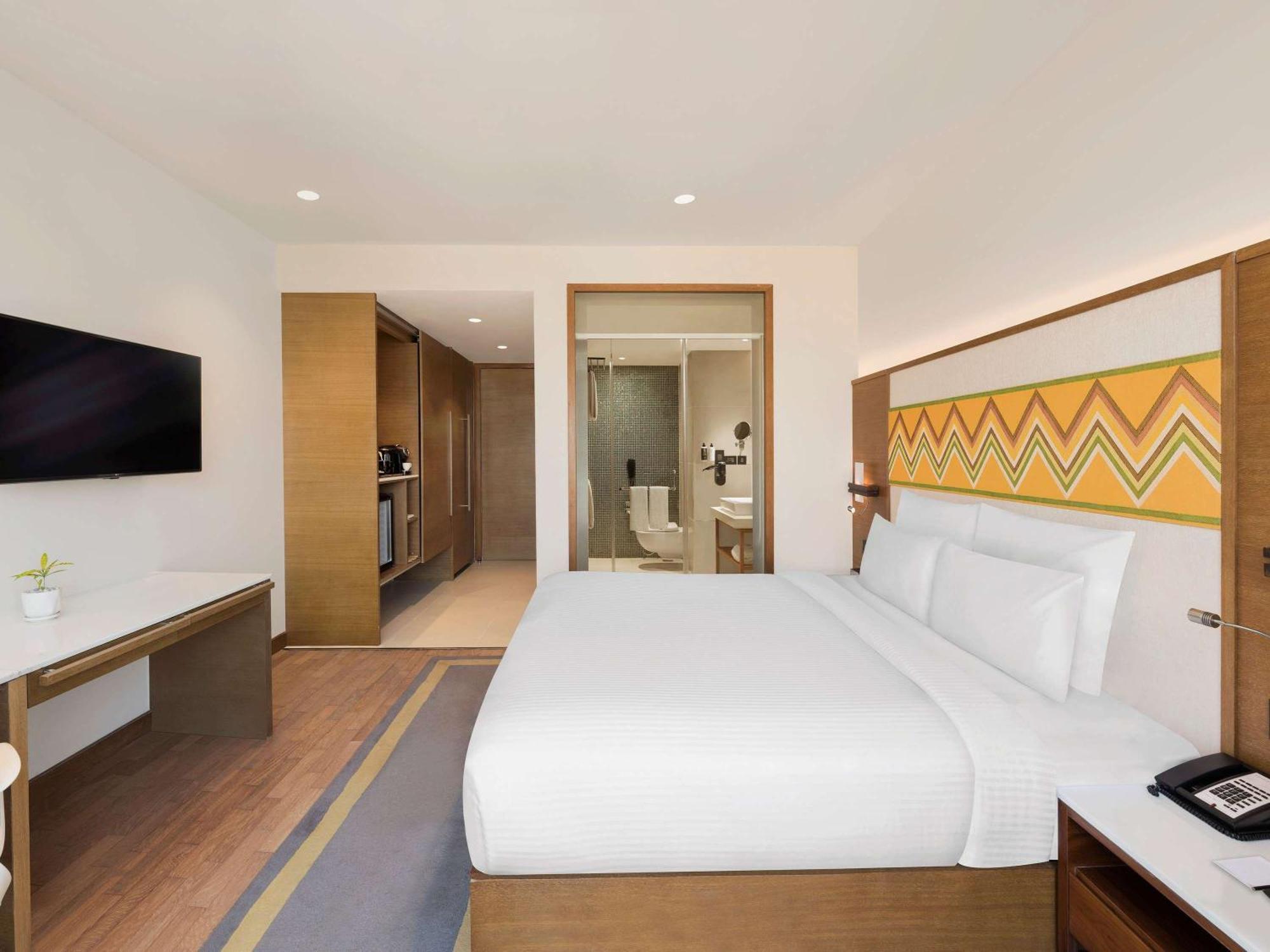 Novotel Guwahati Gs Road Экстерьер фото