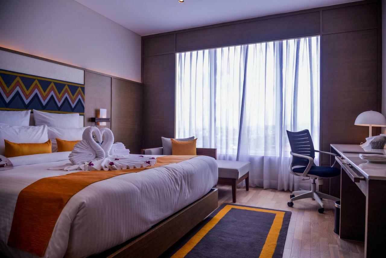 Novotel Guwahati Gs Road Экстерьер фото