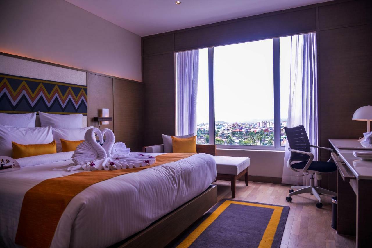 Novotel Guwahati Gs Road Экстерьер фото